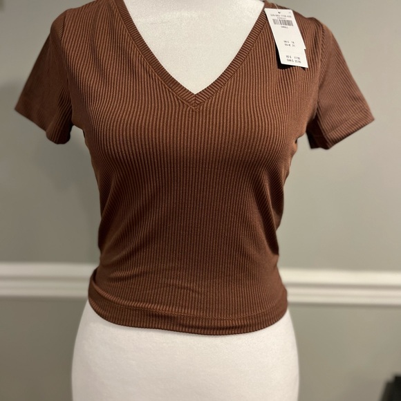 Hollister NWT women's top -Size Small - Picture 3 of 7
